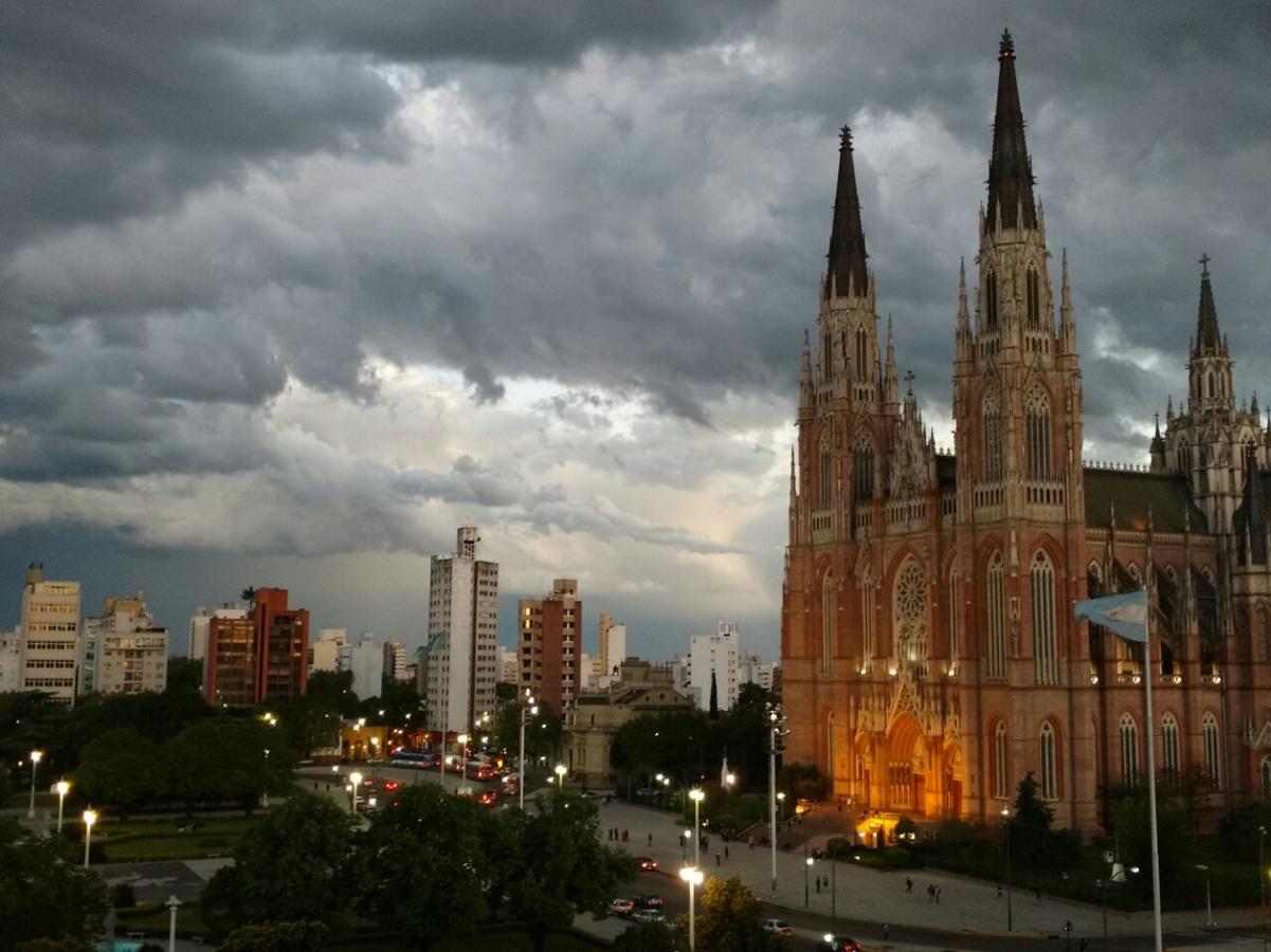 Departamento Plaza Moreno Con Balcon La Plata Zewnętrze zdjęcie